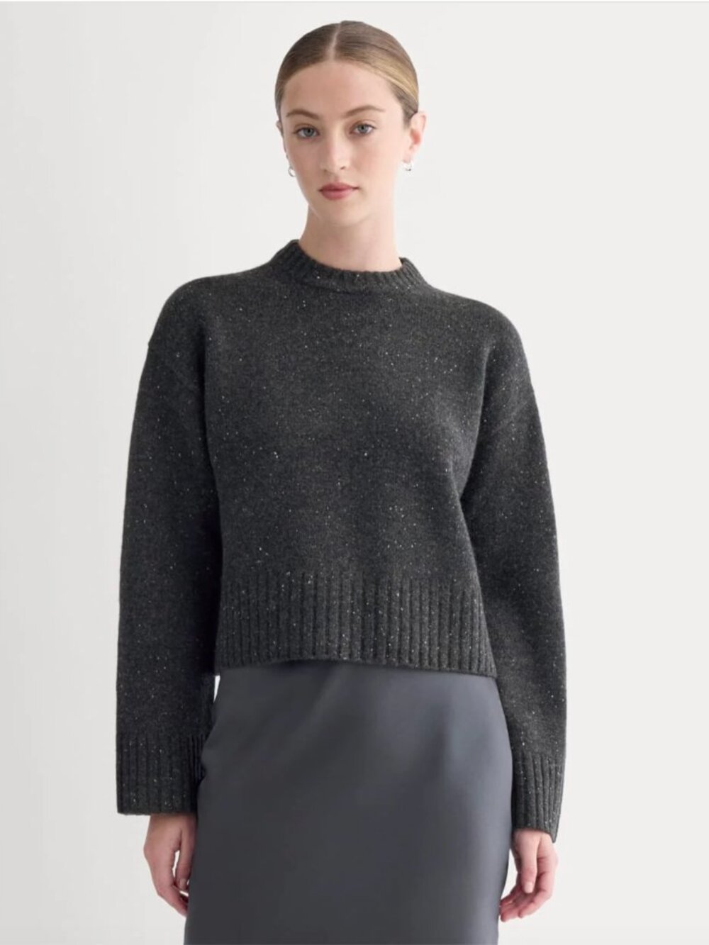 Everlane Cropped Boxy Crew in Luxe Merino, size small, Heathered Black